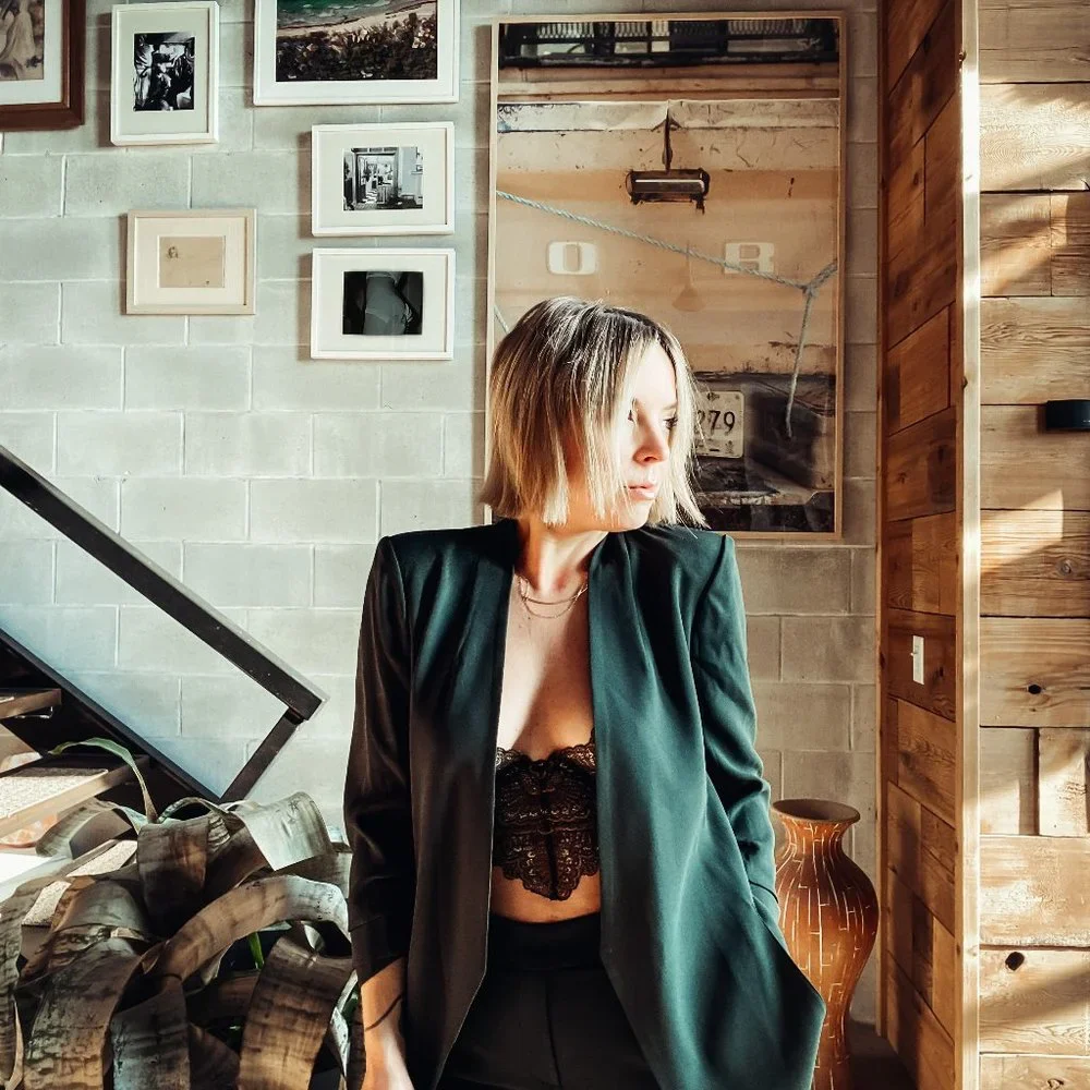 Babaton Power Hip Blazer (green) - Picture 1 of 7